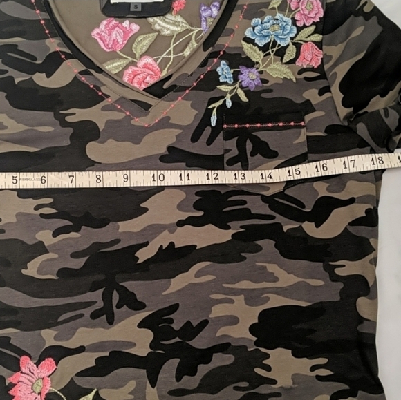 Papparazi by Biz Camouflage Embroidered Top - Picture 12 of 13